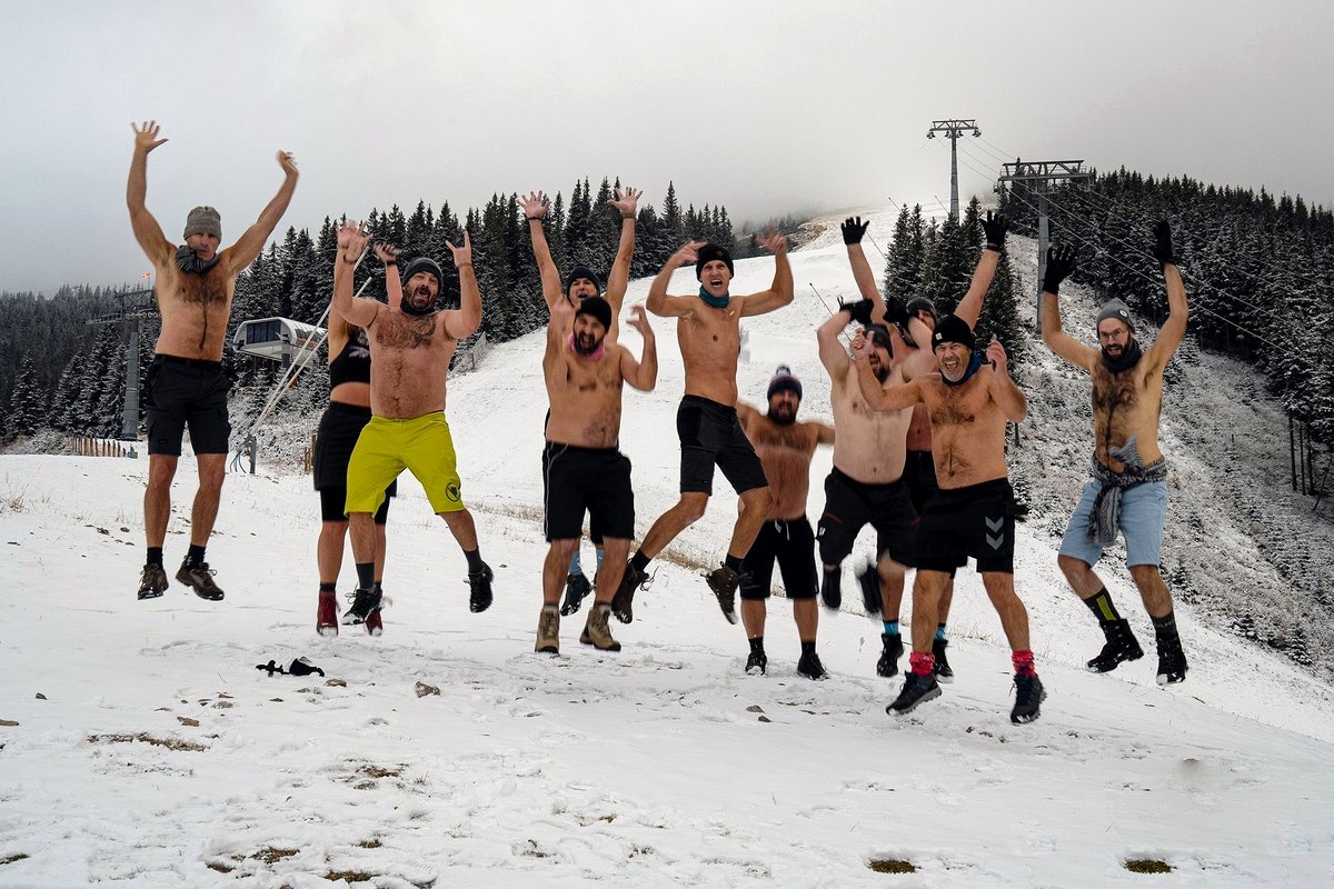 Skupina po WHM cold walk v snehu